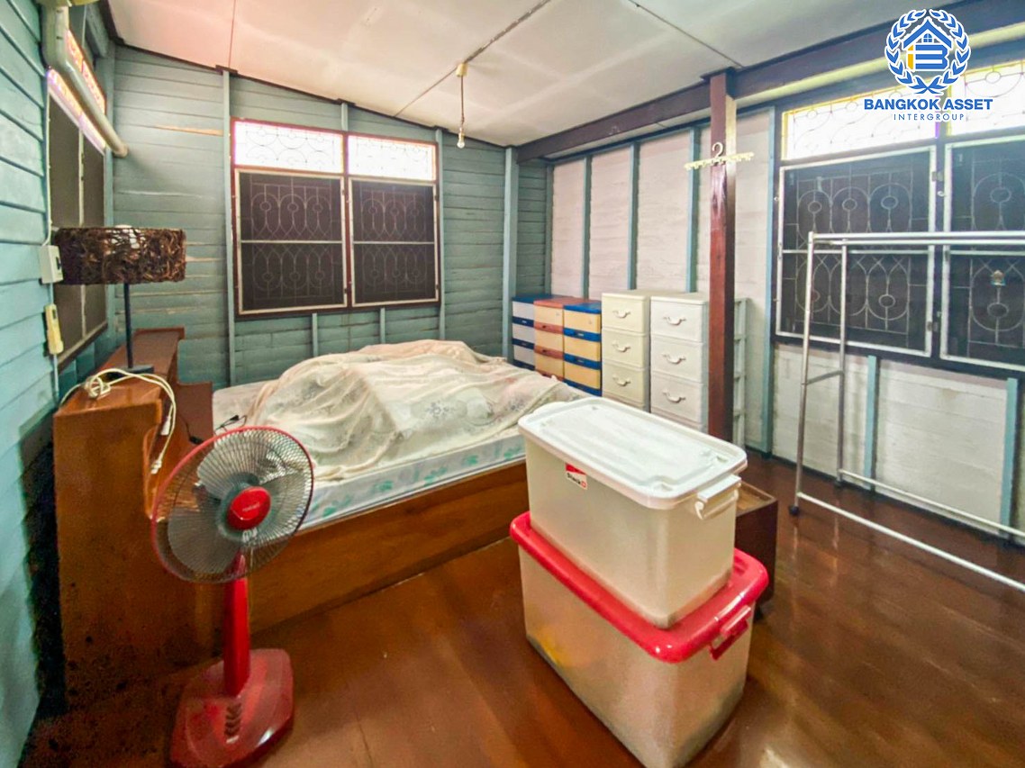 *****บ้านเดี่ยวมือสอง ซอยกรุงเทพ-นนทบุรี56 เนื้อที่กว้าง 74 ตร.ว. ฟังก์ชัน 4 ห้องนอน 1 ห้องน้ำ ภายในสภาพดี ตั้งบนทำเลชุมชน เดินทางสะดวกสบาย เชื่อมต่อถนนวงศ์สว่าง, ถนนกรุงเทพ-นนทบุรี, ถนนนครอินทร์, ถนนติวานนท์ ใกล้รถไฟฟ้าสายสีม่วง "สถานีวงศ์สว่าง" และทางด่วน "ศรีรัช" จองเลย!