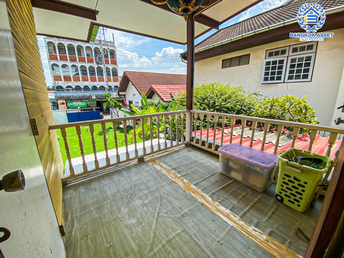 *****บ้านเดี่ยวมือสอง ซอยกรุงเทพ-นนทบุรี56 เนื้อที่กว้าง 74 ตร.ว. ฟังก์ชัน 4 ห้องนอน 1 ห้องน้ำ ภายในสภาพดี ตั้งบนทำเลชุมชน เดินทางสะดวกสบาย เชื่อมต่อถนนวงศ์สว่าง, ถนนกรุงเทพ-นนทบุรี, ถนนนครอินทร์, ถนนติวานนท์ ใกล้รถไฟฟ้าสายสีม่วง "สถานีวงศ์สว่าง" และทางด่วน "ศรีรัช" จองเลย!