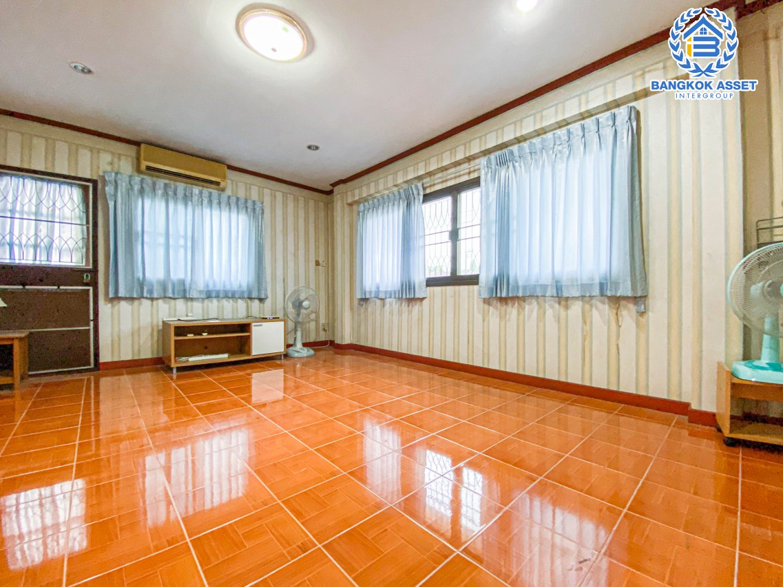 *****บ้านเดี่ยวมือสองกรุงเทพมหานคร โครงการ กฤษดานคร17 พุทธมณฑล สาย3 #หลังมุม เนื้อที่กว้างขวางถึง 60 ตร.ว. ฟังก์ชัน 4 ห้องนอน 2 ห้องน้ำ 1 ที่จอดรถ ทำเลติดถนนพุทธมณฑลสาย3 เชื่อมต่อเมืองสะดวก ใกล้ทางคู่ขนานลอยฟ้าบรมราชชนนี, ม.มหิดล และทางด่วน