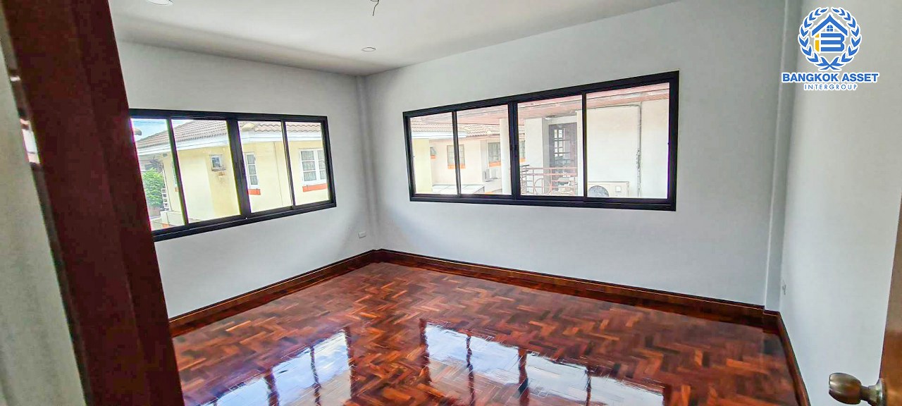 *****บ้านเดี่ยวมือสองกรุงเทพมหานคร หมู่บ้านอักษรา พุทธมณฑล สาย3 เนื้อที่ 77 ตร.ว บ้านสไตล์หรูหรา ราคาดี กับฟังก์ชัน 4 ห้องนอน 3 ห้องน้ำ 2 ที่จอดรถ ทำเลเยี่ยม ถนนโล่ง เชื่อมต่อถนนพุทธมณฑลสาย3, ถนนเลียบคลองทวีวัฒนา ใกล้สวนสาธารณะ "พุทธมณฑล" และ "มหาวิทยาลัยมหิดล ศาลายา"