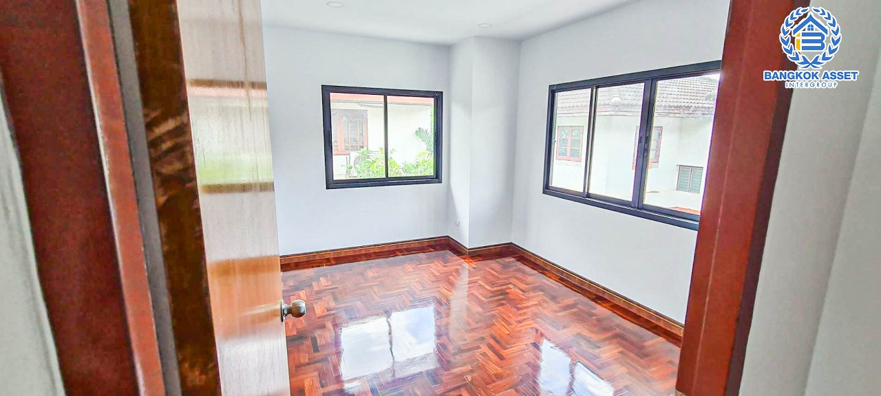 *****บ้านเดี่ยวมือสองกรุงเทพมหานคร หมู่บ้านอักษรา พุทธมณฑล สาย3 เนื้อที่ 77 ตร.ว บ้านสไตล์หรูหรา ราคาดี กับฟังก์ชัน 4 ห้องนอน 3 ห้องน้ำ 2 ที่จอดรถ ทำเลเยี่ยม ถนนโล่ง เชื่อมต่อถนนพุทธมณฑลสาย3, ถนนเลียบคลองทวีวัฒนา ใกล้สวนสาธารณะ "พุทธมณฑล" และ "มหาวิทยาลัยมหิดล ศาลายา"