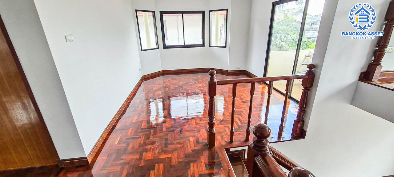 *****บ้านเดี่ยวมือสองกรุงเทพมหานคร หมู่บ้านอักษรา พุทธมณฑล สาย3 เนื้อที่ 77 ตร.ว บ้านสไตล์หรูหรา ราคาดี กับฟังก์ชัน 4 ห้องนอน 3 ห้องน้ำ 2 ที่จอดรถ ทำเลเยี่ยม ถนนโล่ง เชื่อมต่อถนนพุทธมณฑลสาย3, ถนนเลียบคลองทวีวัฒนา ใกล้สวนสาธารณะ "พุทธมณฑล" และ "มหาวิทยาลัยมหิดล ศาลายา"