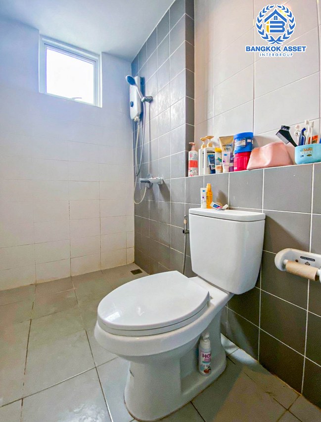 *****ทาวน์เฮาส์มือสอง โซนนนทบุรี โครงการ เดอะคัลเลอร์ กาญจนาภิเษก-ราชพฤกษ์ เนื้อที่ 26 ตร.ว หลังมุม ร่วมกับฟังก์ชัน 3 ห้องนอน 2 ห้องน้ำ 1 บ้านสภาพสวย พร้อมอยู่ แถมฟรี! เครื่องปรับอากาศ และเครื่องทำน้ำอุ่น บนทำเลดี สภาพแวดล้อมสวยและสงบ โครงการใกล้โรงพยาบาล เชื่อมต่อถนนบางกรวย-ไทรน้อย