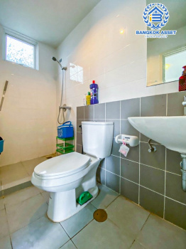 *****ทาวน์เฮาส์มือสอง โซนนนทบุรี โครงการ เดอะคัลเลอร์ กาญจนาภิเษก-ราชพฤกษ์ เนื้อที่ 26 ตร.ว หลังมุม ร่วมกับฟังก์ชัน 3 ห้องนอน 2 ห้องน้ำ 1 บ้านสภาพสวย พร้อมอยู่ แถมฟรี! เครื่องปรับอากาศ และเครื่องทำน้ำอุ่น บนทำเลดี สภาพแวดล้อมสวยและสงบ โครงการใกล้โรงพยาบาล เชื่อมต่อถนนบางกรวย-ไทรน้อย