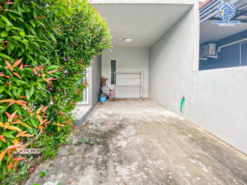 *****ทาวน์เฮาส์มือสอง โซนนนทบุรี โครงการ เดอะคัลเลอร์ กาญจนาภิเษก-ราชพฤกษ์ เนื้อที่ 26 ตร.ว หลังมุม ร่วมกับฟังก์ชัน 3 ห้องนอน 2 ห้องน้ำ 1 บ้านสภาพสวย พร้อมอยู่ แถมฟรี! เครื่องปรับอากาศ และเครื่องทำน้ำอุ่น บนทำเลดี สภาพแวดล้อมสวยและสงบ โครงการใกล้โรงพยาบาล เชื่อมต่อถนนบางกรวย-ไทรน้อย