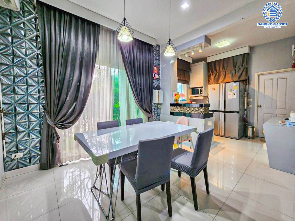 *****บ้านเดี่ยวมือสอง โครงการ พฤกษาวิลเลจ28 ซีนเนอรี่ กาญจนาภิเษก เนื้อที่ 69.90 ตร.ว. ฟังก์ชัน 4 ห้องนอน 3 ห้องน้ำ 3 ที่จอดรถ บ้านสภาพดี ภายในตกแต่งทันสมัย ต่อเติมหลังคาโรงรถพร้อมใช้งาน บนทำเลเชื่อมต่อถนนกาญจนาภิเษก ใกล้โครงการรถไฟฟ้าสายสีม่วง "สถานีตลาดบางใหญ่"