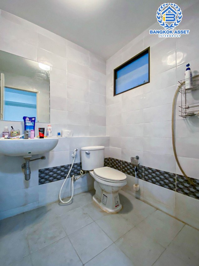 ทาวน์เฮ้าส์มือสองนนทบุรี โครงการ พลีโน่ ราชพฤกษ์ เนื้อที่ 17.5 ตร.ว. ฟังก์ชัน 3 ห้องนอน 2 ห้องน้ำ 2 ที่จอดรถ แถมฟรี! 4 เครื่องปรับอากาศ บนทำเลเดินทางสะดวก เชื่อมต่อ ถนนราชพฤกษ์, ใกล้รถไฟฟ้าสายสีม่วง "สถานีบางรักใหญ่" ทางด่วน "ศรีรัช" จองเลย!