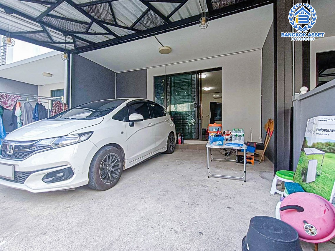 ทาวน์เฮ้าส์มือสองนนทบุรี โครงการ พลีโน่ ราชพฤกษ์ เนื้อที่ 17.5 ตร.ว. ฟังก์ชัน 3 ห้องนอน 2 ห้องน้ำ 2 ที่จอดรถ แถมฟรี! 4 เครื่องปรับอากาศ บนทำเลเดินทางสะดวก เชื่อมต่อ ถนนราชพฤกษ์, ใกล้รถไฟฟ้าสายสีม่วง "สถานีบางรักใหญ่" ทางด่วน "ศรีรัช" จองเลย!