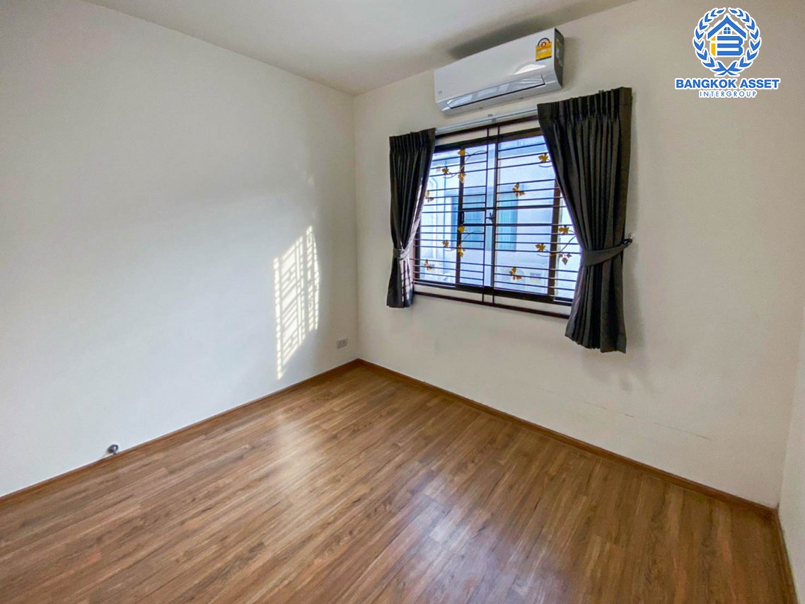 ทาวน์เฮ้าส์มือสองนนทบุรี โครงการ พลีโน่ ราชพฤกษ์ เนื้อที่ 17.5 ตร.ว. ฟังก์ชัน 3 ห้องนอน 2 ห้องน้ำ 2 ที่จอดรถ แถมฟรี! 4 เครื่องปรับอากาศ บนทำเลเดินทางสะดวก เชื่อมต่อ ถนนราชพฤกษ์, ใกล้รถไฟฟ้าสายสีม่วง "สถานีบางรักใหญ่" ทางด่วน "ศรีรัช" จองเลย!