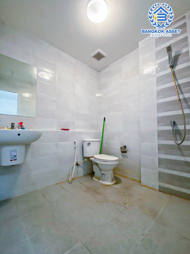 ทาวน์เฮ้าส์มือสองนนทบุรี โครงการ พลีโน่ ราชพฤกษ์ เนื้อที่ 17.5 ตร.ว. ฟังก์ชัน 3 ห้องนอน 2 ห้องน้ำ 2 ที่จอดรถ แถมฟรี! 4 เครื่องปรับอากาศ บนทำเลเดินทางสะดวก เชื่อมต่อ ถนนราชพฤกษ์, ใกล้รถไฟฟ้าสายสีม่วง "สถานีบางรักใหญ่" ทางด่วน "ศรีรัช" จองเลย!