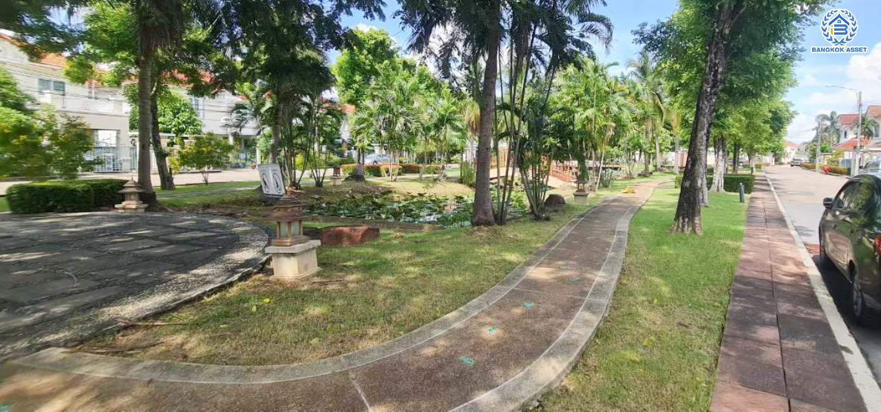 บ้านมือสองตกแต่งใหม่ โครงการ มณีรินทร์พาร์ค รัตนาธิเบศร์-ท่าอิฐ แบรนด์ Property Perfect เนื้อที่ 50 ตร.ว. ฟังก์ชัน 3 ห้องนอน 3 ห้องน้ำ จอดรถได้ 2 คัน บนทำเลศักยภาพ เชื่อมต่อทั้ง ถนนรัตนาธิเบศร์ และถนนราชพฤกษ์ ใจกลาง 2 เซ็นทรัลฯ ใกล้ทางด่วน "งามวงศ์วาน" และรถไฟฟ้า "สถานีบางรักน้อยท่าอิฐ"