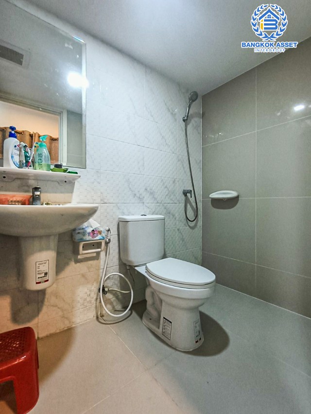 *****ทาวน์เฮ้าส์มือสองนครปฐม โครงการ พฤกษาวิลล์88 ศาลายา เนื้อที่เกือบ 19 ตร.ว. ฟังก์ชัน 3 ห้องนอน 2 ห้องน้ำ 1 ที่จอดรถ แถมฟรี! 3 เครื่องปรับอากาศ, 1 เครื่องทำน้ำอุ่น บนทำเลแห่งการเดินทาง เชื่อมต่อ ถ.ศาลาธรรมสพน์ ถ.บรมราชชนี ใกล้มหาวิทยาลัยมหิดล