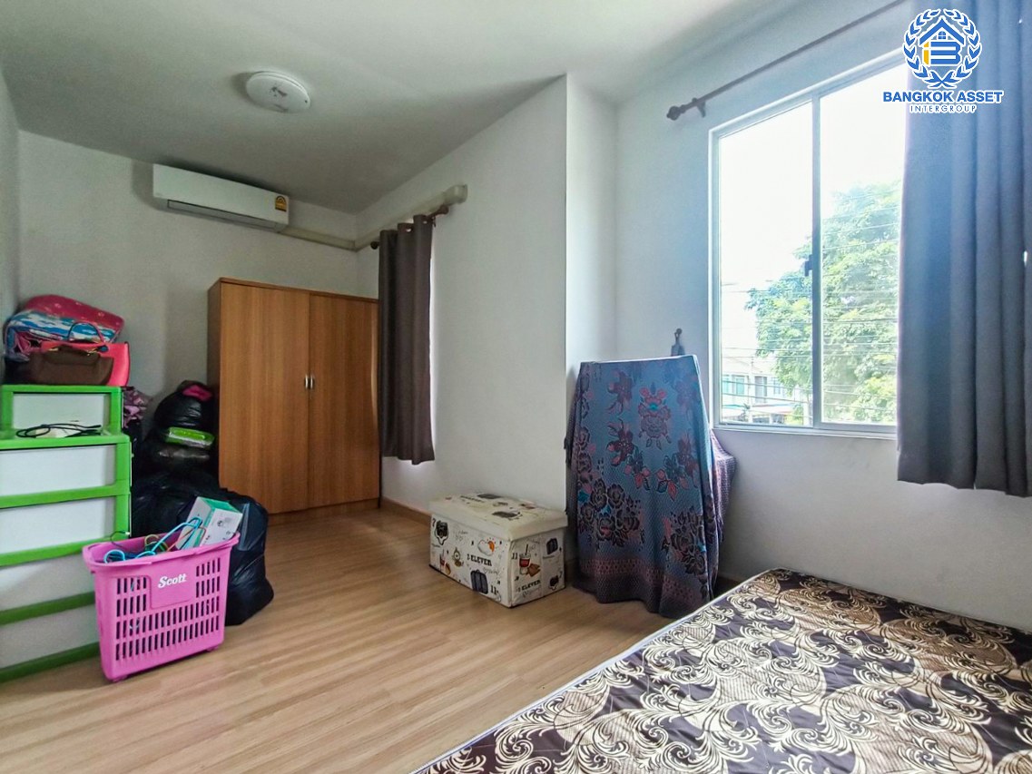 *****ทาวน์เฮ้าส์มือสองนครปฐม โครงการ พฤกษาวิลล์88 ศาลายา เนื้อที่เกือบ 19 ตร.ว. ฟังก์ชัน 3 ห้องนอน 2 ห้องน้ำ 1 ที่จอดรถ แถมฟรี! 3 เครื่องปรับอากาศ, 1 เครื่องทำน้ำอุ่น บนทำเลแห่งการเดินทาง เชื่อมต่อ ถ.ศาลาธรรมสพน์ ถ.บรมราชชนี ใกล้มหาวิทยาลัยมหิดล