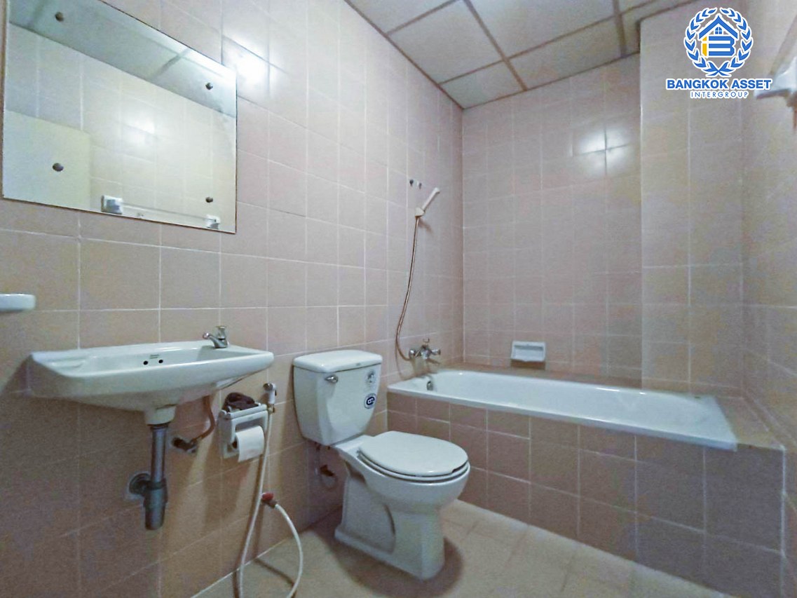 *****ทาวน์เฮ้าส์มือสองกรุงเทพฯ หมู่บ้าน สินทรัพย์นครการ์เด้น กาญจนาภิเษก เนื้อที่กว้าง 18.50 ตร.ว. ฟังก์ชัน 4 ห้องนอน 3 ห้องน้ำ 1 ที่จอดรถ บ้านสภาพสวย โครงการบรรยากาศเงียบสงบ บนทำเลกาญจนาภิเษก เชื่อมต่อถนนกัลปพฤกษ์, ถนนพระราม2, ถนนจอมทอง ใกล้จุดขึ้นทางด่วน "พระราม2"