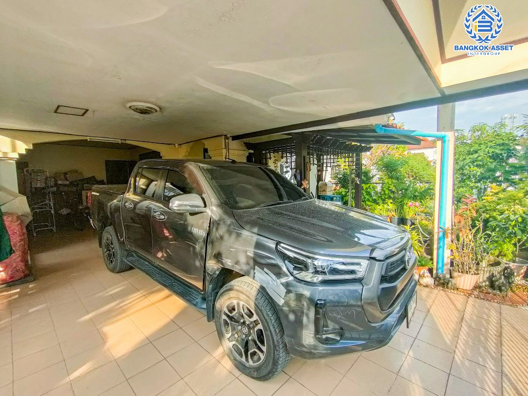 *****บ้านเดี่ยวมือสองนนทบุรี หมู่บ้านประชาชื่น สามัคคี เนื้อที่ 64 ตร.ว สภาพดี หลังใหญ่ พร้อมฟังก์ชัน 4 ห้องนอน 3 ห้องน้ำ 2 ที่จอดรถ ทำเลทอง ความสะดวกอยู่ทั่วรอบบ้าน เข้า-ออกได้หลายช่องทาง ถนนสามัคคี, ถนนประชาชื่น, ถนนแจ้งวัฒนะ-ปากเกร็ด ใกล้ห้างสรรพสินค้า "เซ็นทรัลเวสเกต" และทางพิเศษ "ศรีรัช"