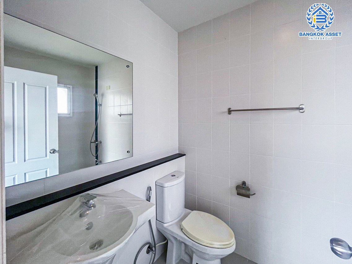 บ้านแฝดมือสอง นนทบุรี โครงการ เพอร์เฟคพาร์ค ราชพฤกษ์ แบรนด์ Perfect Property เนื้อกว่าที่ 39.6 ตร.ว. ฟังก์ชัน 3 ห้องนอน 3 ห้องน้ำ 2 ที่จอดรถ ภายในสวย บนทำเลเมือง เชื่อมต่อถนนรัตนาธิเบศร์, ถนนราชพฤกษ์, ถนนนครอินทร์ ใกล้รถไฟฟ้าสายสีม่วง "สถานีบางรักน้อยท่าอิฐ" และทางด่วน "ศรีรัช"