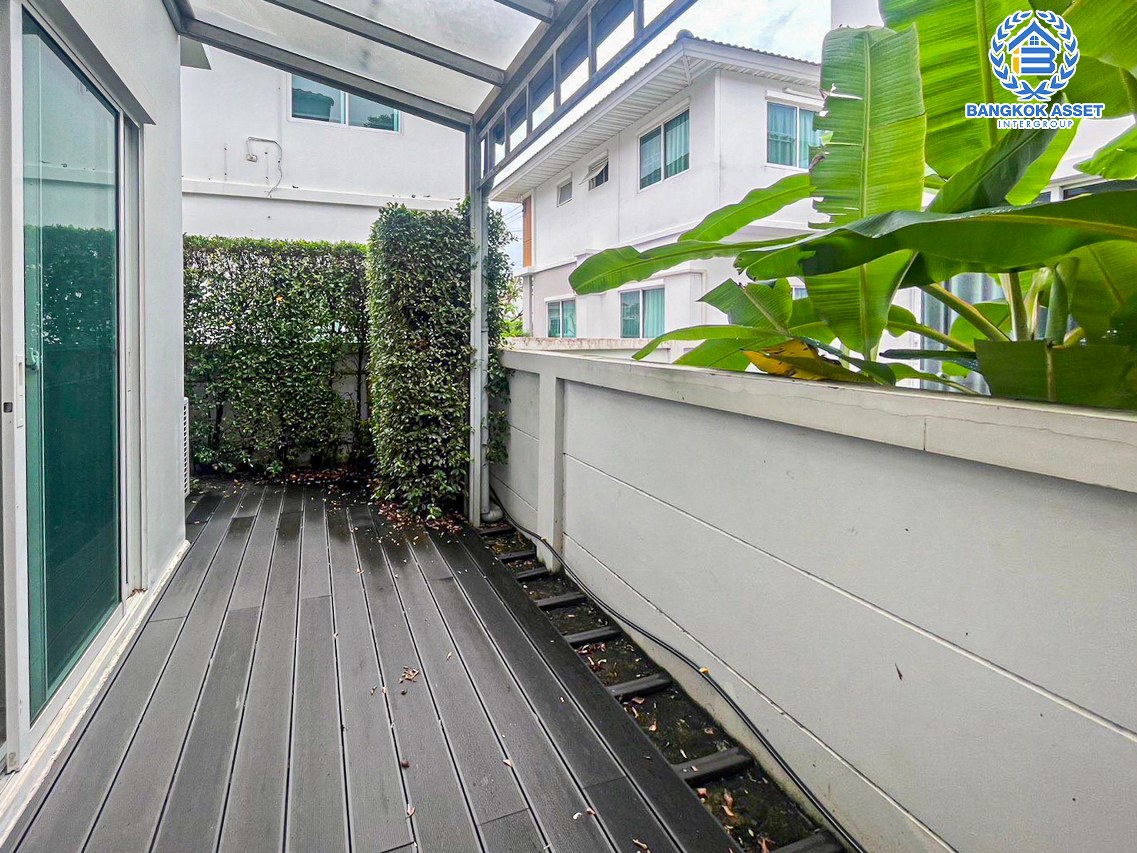 บ้านแฝดมือสอง นนทบุรี โครงการ เพอร์เฟคพาร์ค ราชพฤกษ์ แบรนด์ Perfect Property เนื้อกว่าที่ 39.6 ตร.ว. ฟังก์ชัน 3 ห้องนอน 3 ห้องน้ำ 2 ที่จอดรถ ภายในสวย บนทำเลเมือง เชื่อมต่อถนนรัตนาธิเบศร์, ถนนราชพฤกษ์, ถนนนครอินทร์ ใกล้รถไฟฟ้าสายสีม่วง "สถานีบางรักน้อยท่าอิฐ" และทางด่วน "ศรีรัช"