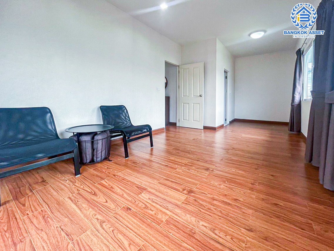 บ้านแฝดมือสอง นนทบุรี โครงการ เพอร์เฟคพาร์ค ราชพฤกษ์ แบรนด์ Perfect Property เนื้อกว่าที่ 39.6 ตร.ว. ฟังก์ชัน 3 ห้องนอน 3 ห้องน้ำ 2 ที่จอดรถ ภายในสวย บนทำเลเมือง เชื่อมต่อถนนรัตนาธิเบศร์, ถนนราชพฤกษ์, ถนนนครอินทร์ ใกล้รถไฟฟ้าสายสีม่วง "สถานีบางรักน้อยท่าอิฐ" และทางด่วน "ศรีรัช"