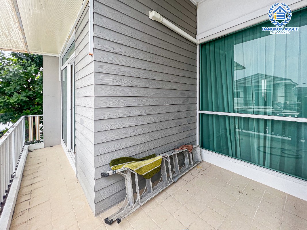 *****บ้านแฝดมือสองกรุงเทพมหานคร โครงการ สุชารี ประชาอุทิศ เนื้อที่ 39 ตร.ว สภาพดี พร้อมสวนในบ้าน กับฟังก์ชัน 3 ห้องนอน 2 ห้องน้ำ 2 ที่จอดรถ ฟรี! 2 เครื่องปรับอากาศ 1 เครื่องทำน้ำอุ่น และอื่น ๆ ต่อเติมครัวและโรงรถให้เรียบร้อย ทำเลดีใกล้โครงการรถไฟฟ้าสีแดง "สถานีดอนเมือง" และจุดขึ้นทางด่วน "อุตราภิมุข"