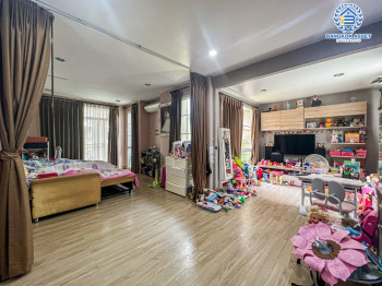 *****บ้านแฝดมือสองกรุงเทพมหานคร โครงการ สุชารี ประชาอุทิศ เนื้อที่ 39 ตร.ว สภาพดี พร้อมสวนในบ้าน กับฟังก์ชัน 3 ห้องนอน 2 ห้องน้ำ 2 ที่จอดรถ ฟรี! 2 เครื่องปรับอากาศ 1 เครื่องทำน้ำอุ่น และอื่น ๆ ต่อเติมครัวและโรงรถให้เรียบร้อย ทำเลดีใกล้โครงการรถไฟฟ้าสีแดง "สถานีดอนเมือง" และจุดขึ้นทางด่วน "อุตราภิมุข"