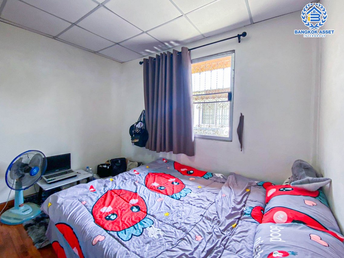 *****ทาวน์เฮ้าส์มือสองนนทบุรี หมู่บ้าน สวัสดิการเพื่อข้าราชการ กทม แจ้งวัฒนะ เนื้อที่ 18 ตร.ว. ฟังก์ชัน 2 ห้องนอน 2 ห้องน้ำ 1 ที่จอดรถ บนทำเลเดินทางสะดวก เชื่อมต่อ ถนนแจ้งวัฒนะ, ถนนติวานนท์ ใกล้เซ็นทรัล แจ้งวัฒนะ, รถไฟฟ้าในอนาคต สายสีชมพู "สถานีแจ้งวัฒนะ 14"