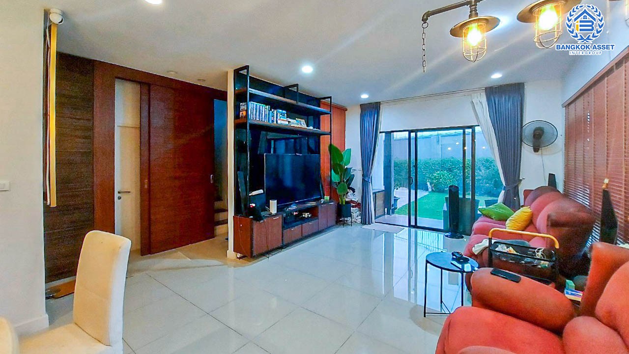 *****บ้านเดี่ยวมือสอง หลังใหญ่ จากแบรนด์ Sansiri โครงการ บุราสิริ ราชพฤกษ์-345 เนื้อที่กว่า 97.10 ตร.ว. ฟังก์ชัน 3 ห้องนอน 3 ห้องน้ำ 2 ที่จอดรถ สภาพสวยเหมือนใหม่ ต่อเติมครบครัน ทำเลดี เชื่อมต่อทั้งถนนสะพานนนทบุรี-บางบัวทอง, ถนนกาญจนาภิเษก, ถนนราชพฤกษ์ ใกล้เซ็นทรัลเวสต์เกต และอีเกียบางใหญ่ จองเลย!