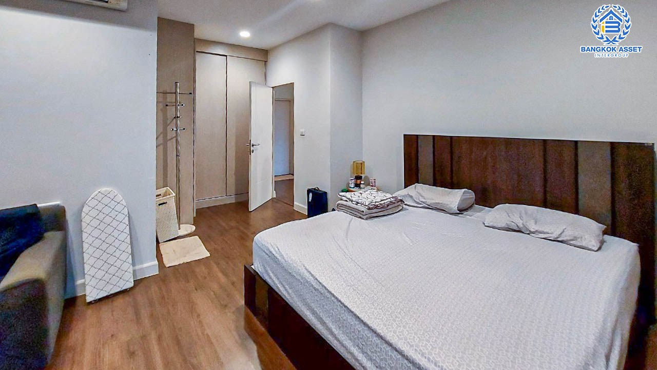 *****บ้านเดี่ยวมือสอง หลังใหญ่ จากแบรนด์ Sansiri โครงการ บุราสิริ ราชพฤกษ์-345 เนื้อที่กว่า 97.10 ตร.ว. ฟังก์ชัน 3 ห้องนอน 3 ห้องน้ำ 2 ที่จอดรถ สภาพสวยเหมือนใหม่ ต่อเติมครบครัน ทำเลดี เชื่อมต่อทั้งถนนสะพานนนทบุรี-บางบัวทอง, ถนนกาญจนาภิเษก, ถนนราชพฤกษ์ ใกล้เซ็นทรัลเวสต์เกต และอีเกียบางใหญ่ จองเลย!