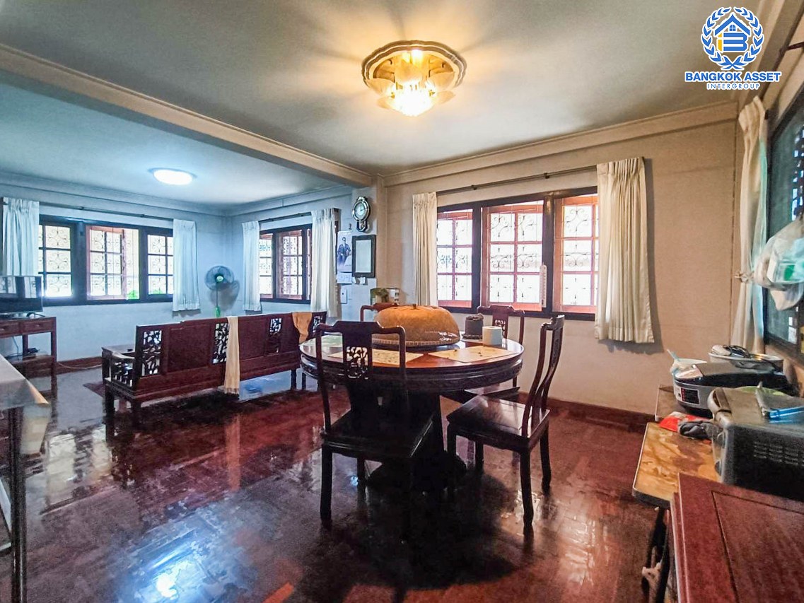 *****บ้านเดี่ยวมือสองกรุงเทพมหานคร หมู่บ้าน ซอยสุขุมวิท50 เนื้อที่กว้างขวางถึง 71.3 ตร.ว. ฟังก์ชัน 3 ห้องนอน 2 ห้องน้ำ 2 ที่จอดรถ แถมฟรี! 2 เครื่องปรับอากาศ บนทำเลเยี่ยมสุดๆ เชื่อมต่อถนนสุขุมวิท เพียง 5 นาทีก็ถึงรถไฟฟ้าสายสีเขียว "สถานีอ่อนนุช" จองเลย!