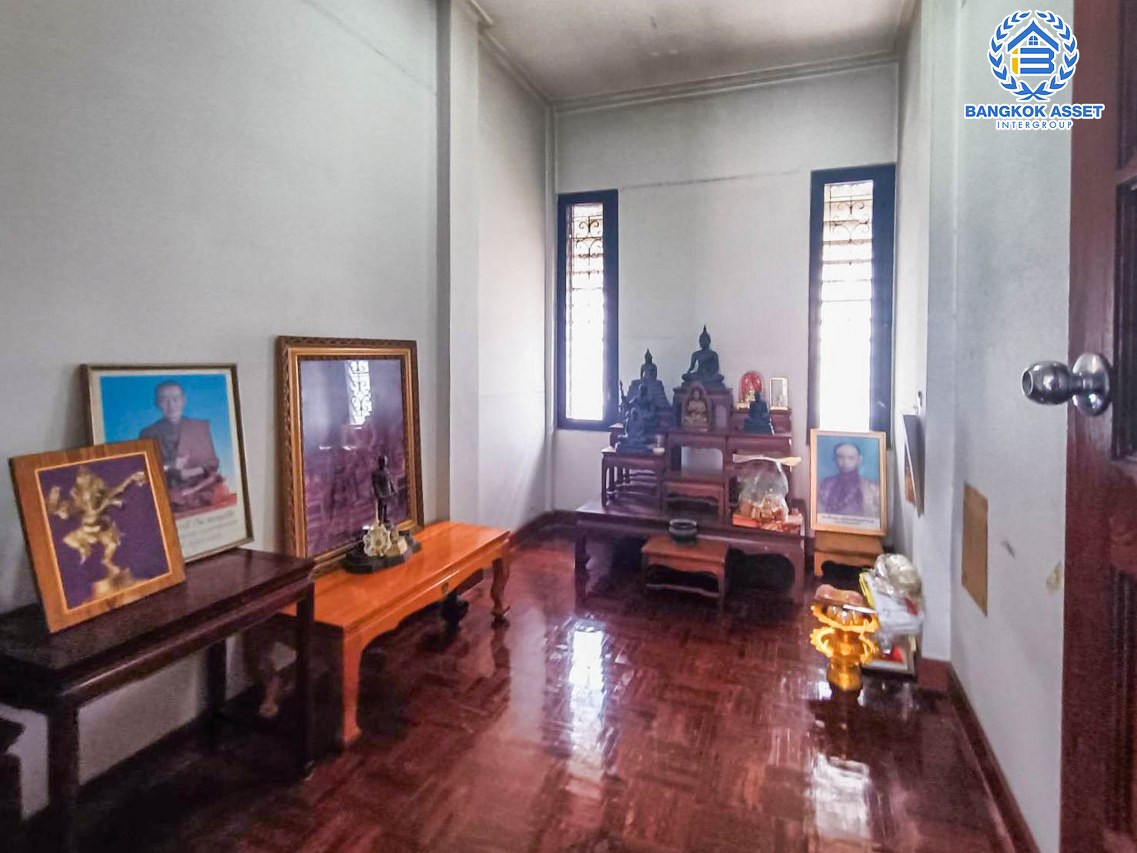 *****บ้านเดี่ยวมือสองกรุงเทพมหานคร หมู่บ้าน ซอยสุขุมวิท50 เนื้อที่กว้างขวางถึง 71.3 ตร.ว. ฟังก์ชัน 3 ห้องนอน 2 ห้องน้ำ 2 ที่จอดรถ แถมฟรี! 2 เครื่องปรับอากาศ บนทำเลเยี่ยมสุดๆ เชื่อมต่อถนนสุขุมวิท เพียง 5 นาทีก็ถึงรถไฟฟ้าสายสีเขียว "สถานีอ่อนนุช" จองเลย!