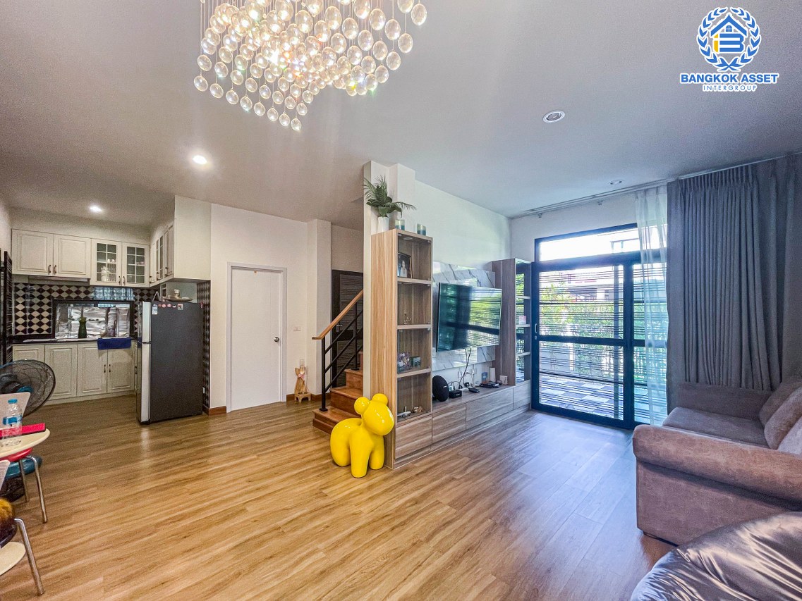 *****บ้านเดี่ยวมือสองกรุงเทพฯ โครงการ เดอะริคโค้ เรสซิเดนซ์ วงแหวนฯ-หทัยราษฎร์ เนื้อที่กว้างขวางถึง 53.4 ตร.ว. ฟังก์ชัน 3 ห้องนอน 2 ห้องน้ำ 2 ที่จอดรถ บ้านสวย ตกแต่งเสร็จเรียบร้อย บนทำเลเชื่อมต่อ ถนนรามอินทรา, ถนนคู้บอน, ถนนหทัยราษฎร์ ใกล้จุดขึ้นทางด่วน "รามอินทรา-อาจณรงค์"