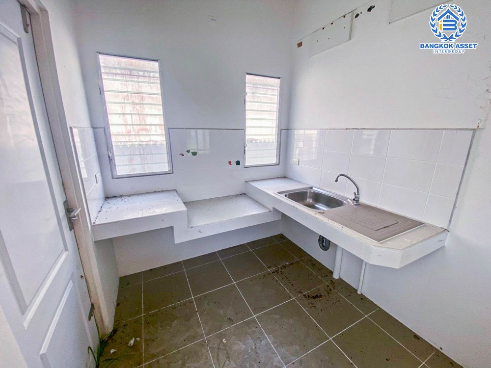 *****บ้านเดี่ยวมือสอง โครงการ พฤกษ์ลดา ปิ่นเกล้า-สาย5 หลังมุม! จากแบรนด์ L&H เนื้อที่กว้างขวางกว่า 63.40 ตร.ว. ฟังก์ชั่น 3 ห้องนอน 2 ห้องน้ำ 2 ที่จอดรถ สภาพดี มาพร้อมราคาสุดคุ้มค่า บนทำเลดี เชื่อมต่อถนนบรมราชชนนี, ถนนปิ่นเกล้า-นครชัยศรี, ถนนพุทธมณฑลสาย5 ใกล้เซ็นทรัลศาลายา จองเลย!