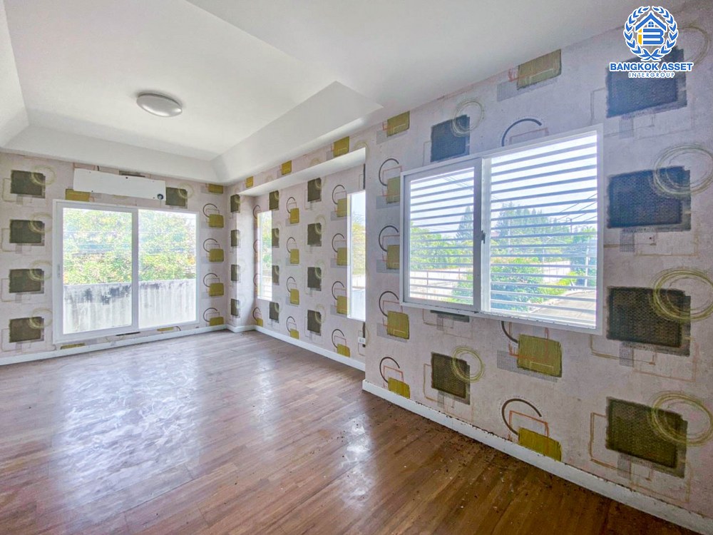 *****บ้านเดี่ยวมือสอง โครงการ พฤกษ์ลดา ปิ่นเกล้า-สาย5 หลังมุม! จากแบรนด์ L&H เนื้อที่กว้างขวางกว่า 63.40 ตร.ว. ฟังก์ชั่น 3 ห้องนอน 2 ห้องน้ำ 2 ที่จอดรถ สภาพดี มาพร้อมราคาสุดคุ้มค่า บนทำเลดี เชื่อมต่อถนนบรมราชชนนี, ถนนปิ่นเกล้า-นครชัยศรี, ถนนพุทธมณฑลสาย5 ใกล้เซ็นทรัลศาลายา จองเลย!