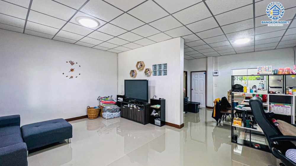 ทาวน์เฮ้าส์มือสอง กรุงเทพฯ หมู่บ้าน อรุณทอง เพชรเกษม เนื้อที่กว้าง 18 ตร.ว. ฟังก์ชัน 3 ห้องนอน 2 ห้องน้ำ บ้านสภาพสวยสไตล์ Home Office พร้อมราคาสุดคุ้มค่า! ตั้งบนทำเลแห่งการเดินทาง แถมฟรี! เครื่องปรับอากาศ เชื่อมต่อถนนเพชรเกษม ใกล้โครงการรถไฟฟ้าสายสีน้ำเงิน "สถานีบางหว้า" จองเลย