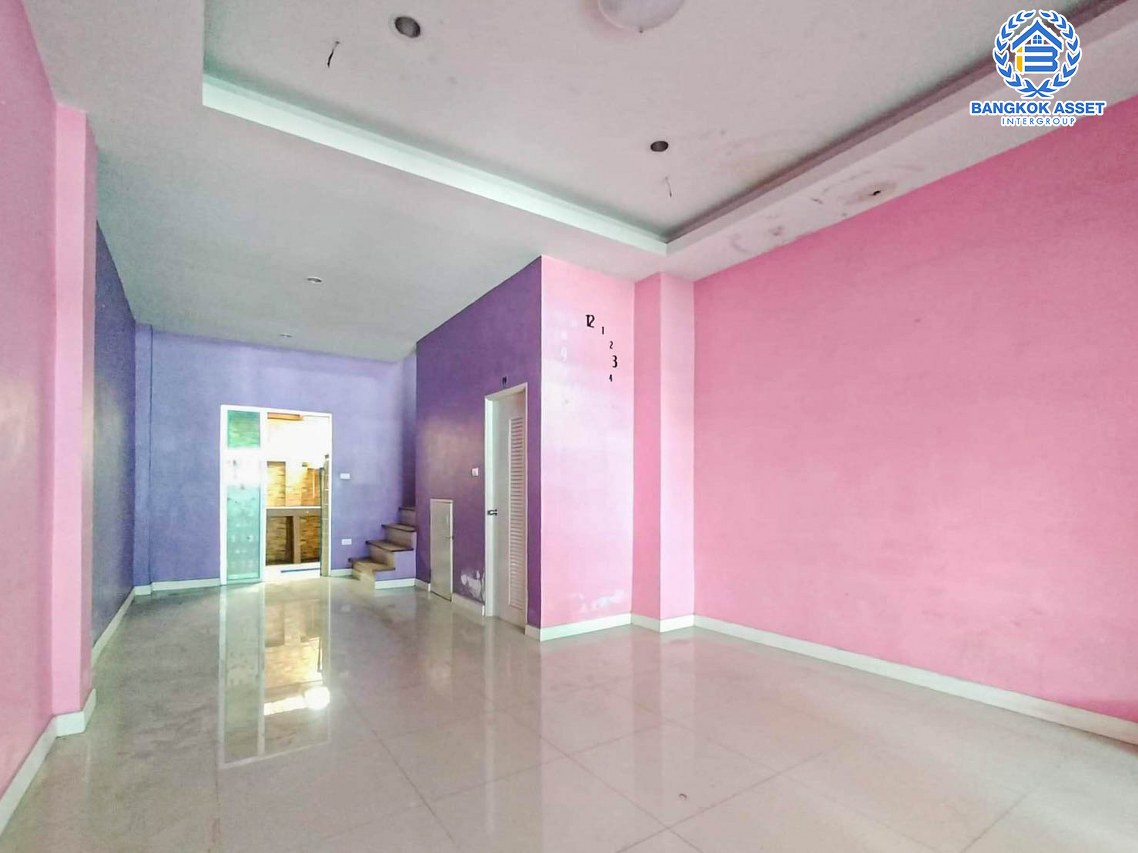 *****ทาวน์โฮมมือสองนนทบุรี หมู่บ้าน สิวารัตน์9 บางกรวย-กรุงเทพ เนื้อที่ 19 ตร.ว. ฟังก์ชัน 4 ห้องนอน 3 ห้องน้ำ 1 ที่จอดรถ แถมฟรี! 1 เครื่องปรับอากาศ บนทำเลแห่งการเดินทาง เชื่อมต่อถนนบางกรวย-ไทรน้อย, ถนนกาญจนาภิเษก ใกล้รถไฟฟ้าสายสีม่วง "สถานีคลองบางไผ่"