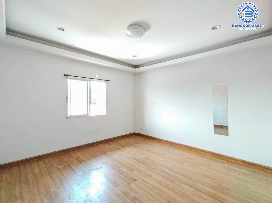 *****ทาวน์โฮมมือสองนนทบุรี หมู่บ้าน สิวารัตน์9 บางกรวย-กรุงเทพ เนื้อที่ 19 ตร.ว. ฟังก์ชัน 4 ห้องนอน 3 ห้องน้ำ 1 ที่จอดรถ แถมฟรี! 1 เครื่องปรับอากาศ บนทำเลแห่งการเดินทาง เชื่อมต่อถนนบางกรวย-ไทรน้อย, ถนนกาญจนาภิเษก ใกล้รถไฟฟ้าสายสีม่วง "สถานีคลองบางไผ่"