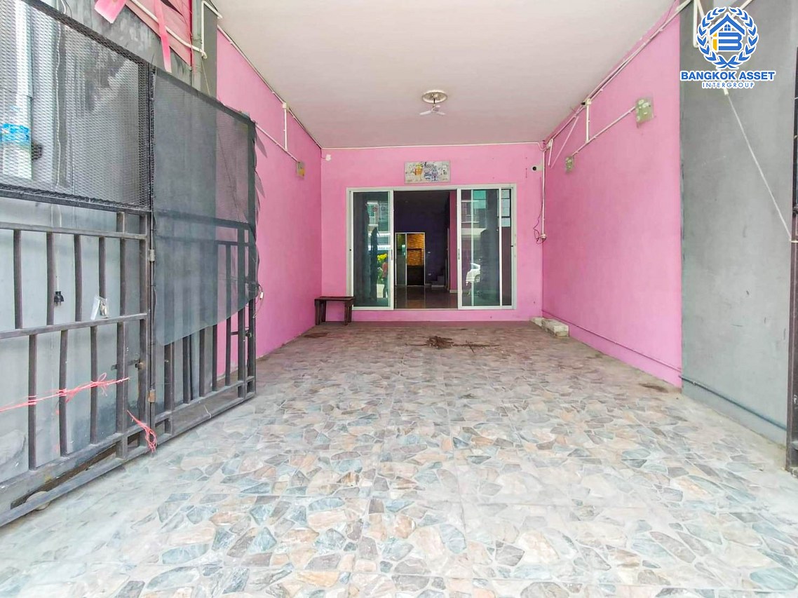 *****ทาวน์โฮมมือสองนนทบุรี หมู่บ้าน สิวารัตน์9 บางกรวย-กรุงเทพ เนื้อที่ 19 ตร.ว. ฟังก์ชัน 4 ห้องนอน 3 ห้องน้ำ 1 ที่จอดรถ แถมฟรี! 1 เครื่องปรับอากาศ บนทำเลแห่งการเดินทาง เชื่อมต่อถนนบางกรวย-ไทรน้อย, ถนนกาญจนาภิเษก ใกล้รถไฟฟ้าสายสีม่วง "สถานีคลองบางไผ่"