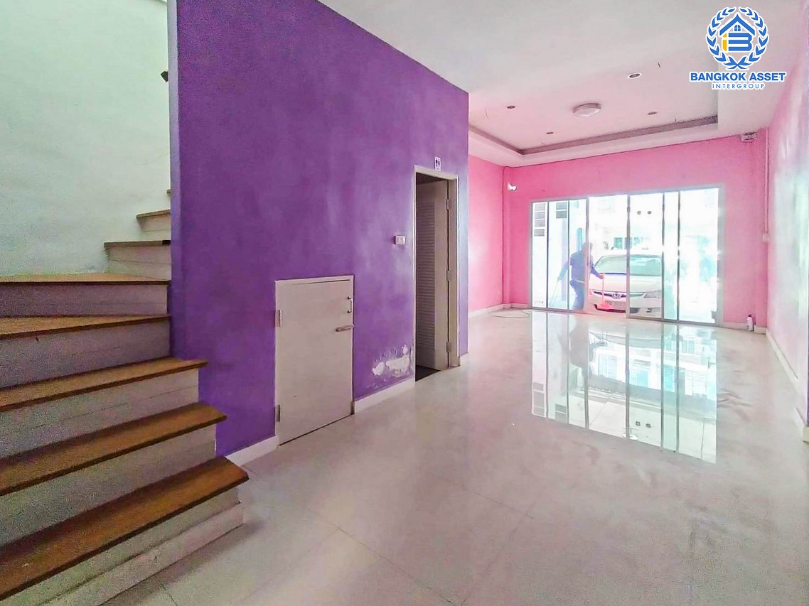 *****ทาวน์โฮมมือสองนนทบุรี หมู่บ้าน สิวารัตน์9 บางกรวย-กรุงเทพ เนื้อที่ 19 ตร.ว. ฟังก์ชัน 4 ห้องนอน 3 ห้องน้ำ 1 ที่จอดรถ แถมฟรี! 1 เครื่องปรับอากาศ บนทำเลแห่งการเดินทาง เชื่อมต่อถนนบางกรวย-ไทรน้อย, ถนนกาญจนาภิเษก ใกล้รถไฟฟ้าสายสีม่วง "สถานีคลองบางไผ่"