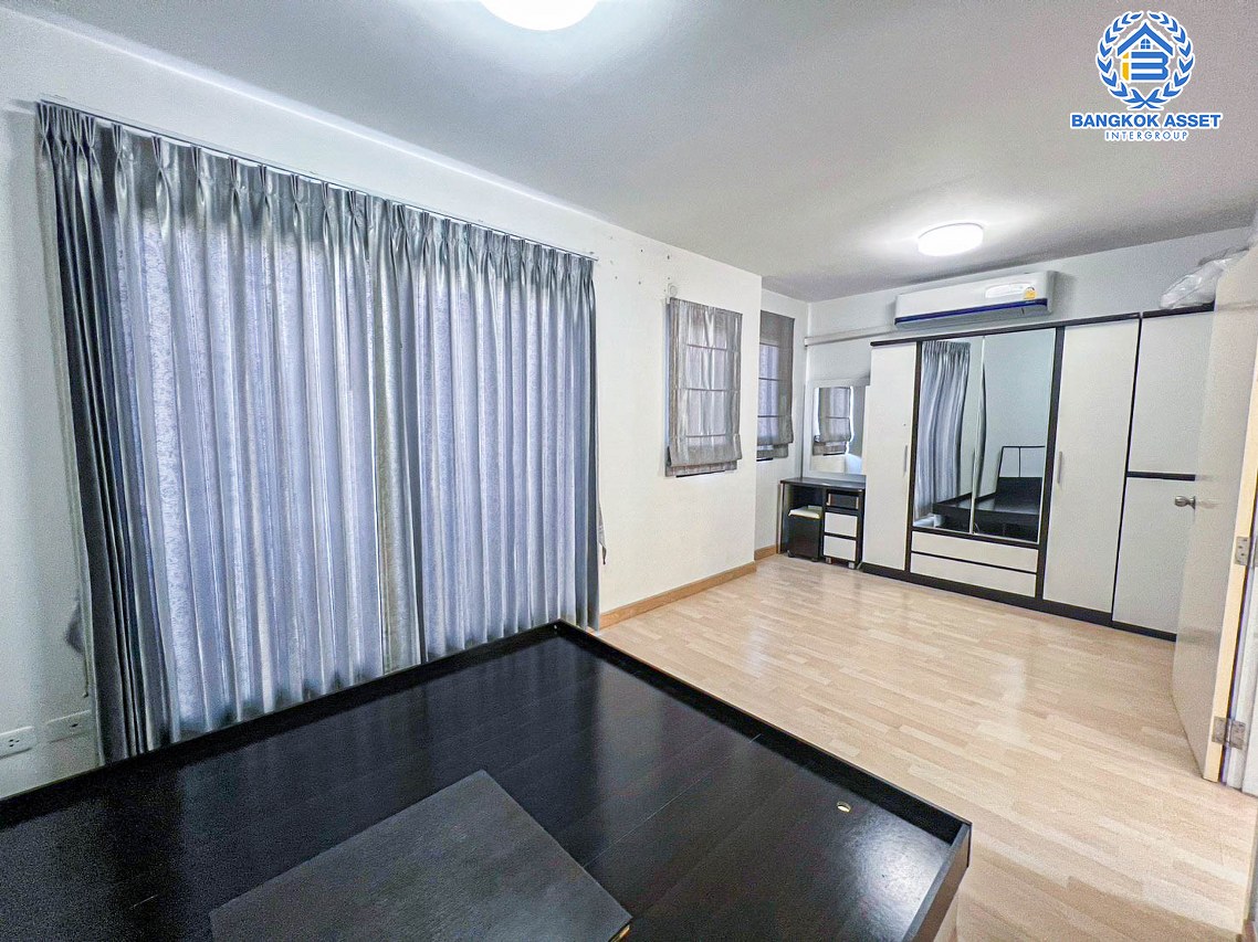 *****ทาวน์เฮ้าส์มือสองกรุงเทพมหานคร โครงการ เดอะคอนเนค31 ดอนเมือง-เทิดราชัน เนื้อที่ 18.2 ตร.ว. ฟังก์ชัน 3 ห้องนอน 2 ห้องน้ำ 1 ที่จอดรถ แถมฟรี! 1 เครื่องปรับอากาศ 1 เครื่องทำน้ำอุ่น บนทำเลใกล้สนามบินดอนเมือง, รถไฟฟ้าสายสีแดง "สถานีดอนเมือง" และทางด่วน "อุตรภิมุข"