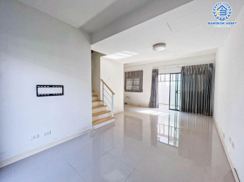 *****ทาวน์เฮ้าส์มือสองกรุงเทพมหานคร โครงการ เดอะคอนเนค31 ดอนเมือง-เทิดราชัน เนื้อที่ 18.2 ตร.ว. ฟังก์ชัน 3 ห้องนอน 2 ห้องน้ำ 1 ที่จอดรถ แถมฟรี! 1 เครื่องปรับอากาศ 1 เครื่องทำน้ำอุ่น บนทำเลใกล้สนามบินดอนเมือง, รถไฟฟ้าสายสีแดง "สถานีดอนเมือง" และทางด่วน "อุตรภิมุข"