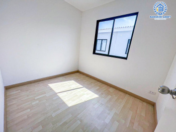 *****ทาวน์เฮ้าส์มือสองกรุงเทพมหานคร โครงการ เดอะคอนเนค31 ดอนเมือง-เทิดราชัน เนื้อที่ 18.2 ตร.ว. ฟังก์ชัน 3 ห้องนอน 2 ห้องน้ำ 1 ที่จอดรถ แถมฟรี! 1 เครื่องปรับอากาศ 1 เครื่องทำน้ำอุ่น บนทำเลใกล้สนามบินดอนเมือง, รถไฟฟ้าสายสีแดง "สถานีดอนเมือง" และทางด่วน "อุตรภิมุข"