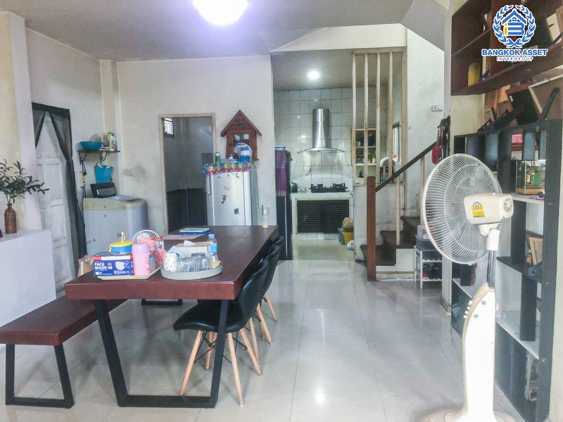 *****บ้านเดี่ยวมือสองนนทบุรี หมู่บ้าน ซอยแจ้งวัฒนะ-ปากเกร็ด20 เนื้อที่ 67 ตร.ว. พื้นที่ใช้สอยเยอะ ฟังก์ชัน 3 ห้องนอน 3 ห้องน้ำ 2 ที่จอดรถ แถมฟรี! 4 เครื่องปรับอากาศ 3 เครื่องทำน้ำอุ่น ทำเลเชื่อมต่อ ถนนเลี่ยงเมืองปากเกร็ด, ถนนแจ้งวัฒนะ ใกล้รถไฟฟ้าสายสีชมพู "สถานีกรมชลประทาน" และทางด่วน "ศรีรัช"