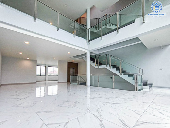 *****อาคารพาณิชย์มือหนึ่งสูง 4 ชั้น ซอยลาดพร้าว87 ลาดพร้าว เนื้อที่กว้างขวางกว่า 49.80 ตร.ว. ฟังก์ชัน 2 ห้องนอน 6 ห้องน้ำ 2 ที่จอดรถ บ้านสวยตกแต่งครบ มีลิฟท์ อยู่ในย่านที่เหมาะสำหรับทำธุรกิจ ตั้งบนทำเลดี ใก้ลรถไฟฟ้าสายสีเหลือง "สถานีลาดพร้าว83" และใกล้จุดขึ้นทางด่วน "รามอินทรา-อาจณรงค์"