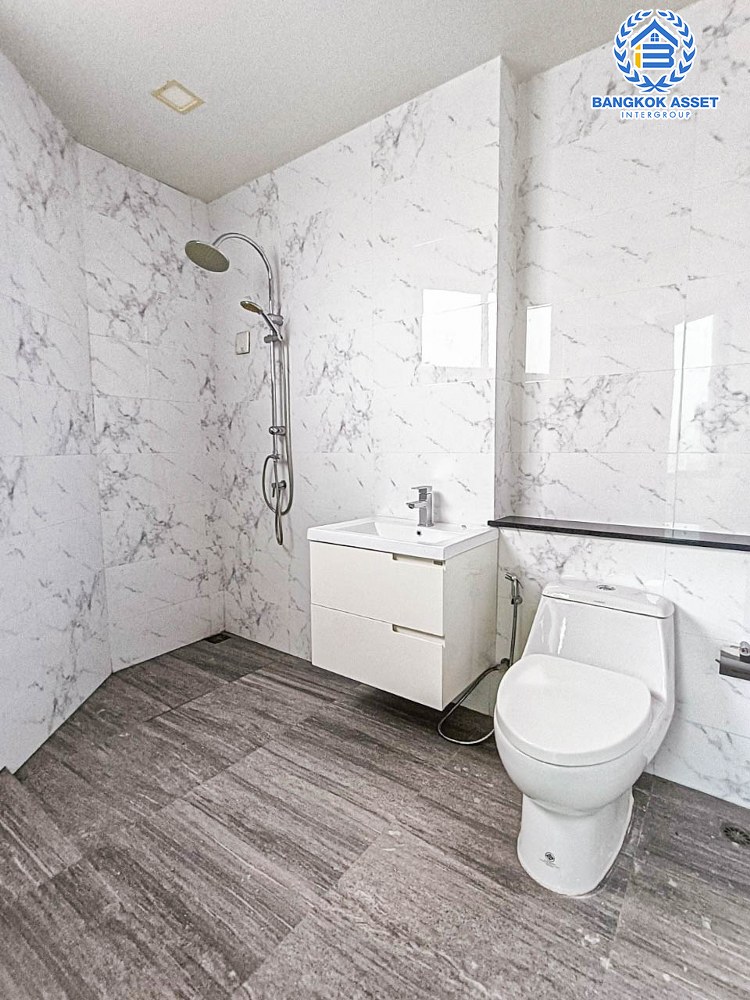 *****อาคารพาณิชย์มือหนึ่งสูง 4 ชั้น ซอยลาดพร้าว87 ลาดพร้าว หลังมุม เนื้อที่กว้าง 58.10 ตร.ว. พร้อมฟังก์ชัน 2 ห้องนอน 5 ห้องน้ำ 2 ที่จอดรถ บ้านสวยตกแต่งครบ อยู่ในย่านที่เหมาะสำหรับทำธุรกิจ ตั้งบนทำเลดี ใกล้รถไฟฟ้าสายสีเหลือง "สถานีลาดพร้าว83" และใกล้จุดขึ้นทางด่วน "รามอินทรา-อาจณรงค์"