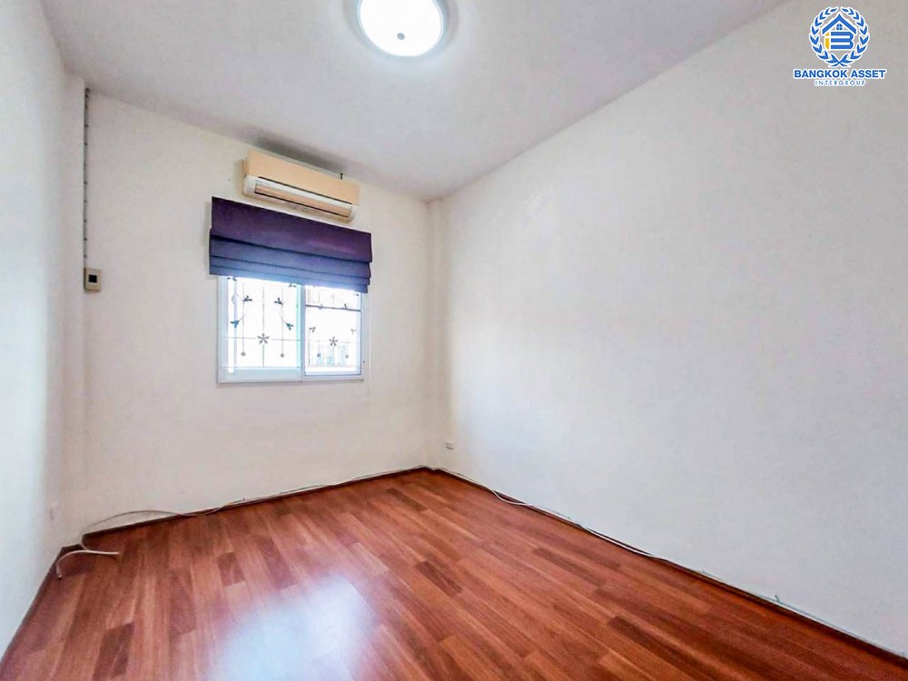 ทาวน์เฮ้าส์มือสอง นนทบุรี โครงการ ไลโอ วงแหวน-ปิ่นเกล้า บนเนื้อที่ 17.1 ตร.ว. ฟังก์ชัน 3 ห้องนอน 2 ห้องน้ำ 1 ที่จอดรถ ต่อเติมครบ พร้อมเข้าอยู่ ในราคาสุดคุ้ม! แถมฟรี! เครื่องปรับอากาศ, เครื่องทำน้ำอุ่น บนทำเลดี เชื่อมต่อถนนกาญจนาภิเษก, ถนนรัตนาธิเบศร์ และถนนราชพฤกษ์