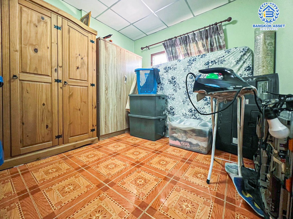 *****ทาวน์เฮ้าส์มือสองนนทบุรี หมู่บ้าน เจ้าพระยา รัตนาธิเบศร์ เนื้อที่ 19.4 ตร.ว. ฟังก์ชัน 3 ห้องนอน 2 ห้องน้ำ 1 ที่จอดรถ แถมฟรี! 2 เครื่องปรับอากาศ บนทำเลเยี่ยม เชื่อมต่อหลายเส้นทาง เพียง 6 นาทีถึงรถไฟฟ้าสายสีม่วง "สถานีบางพลู" ใกล้จุดขึ้นทางด่วน "ศรีรัช"