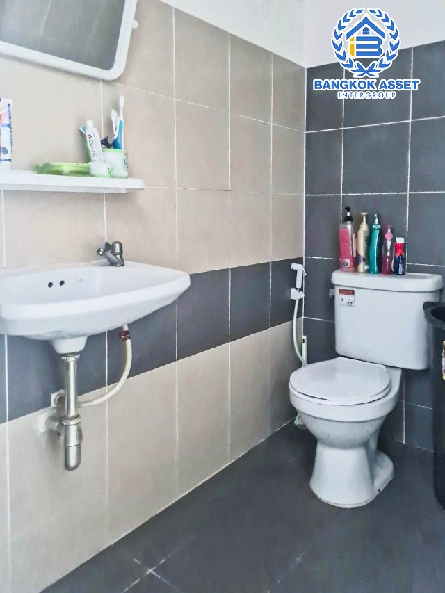 *****ทาวน์เฮ้าส์มือสองนนทบุรี โครงการ พฤกษา38 ชัยพฤกษ์-วงแหวน เนื้อที่กว้าง 19.4 ตร.ว. ฟังก์ชัน 3 ห้องนอน 2 ห้องน้ำ 1 ที่จอดรถ แถมฟรี! 2 เครื่องปรับอากาศ บนทำเลเยี่ยม ใกล้เซ็นทรัลเวสต์เกต และรถไฟฟ้าสายสีม่วง "สถานีคลองบางไผ่" จองเลย!