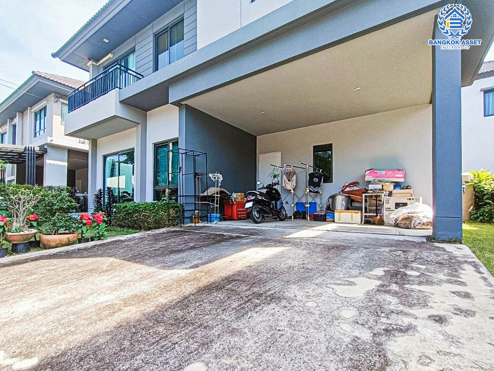 *****บ้านเดี่ยวมือสอง โครงการ เวนิว ติวานนท์-รังสิต เนื้อที่ 50.30 ตร.ว. ฟังก์ชัน 3 ห้องนอน 3 ห้องน้ำ 2 ที่จอดรถ พื้นที่รอบบ้านกว้าง ต่อเติมพร้อมอยู่ บนทำเลแห่งการเดินทาง เชื่อมต่อถนนติวานนท์, ถนนศรีสมาน, ถนนปทุมธานี-บางปะอิน ใกล้รถไฟฟ้าสายสีแดง "สถานีรังสิต" และจุดขึ้นทางด่วน "ศรีรัช"