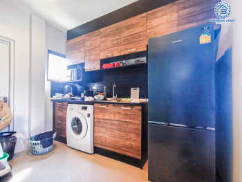 *****บ้านเดี่ยวมือสอง โครงการ เวนิว ติวานนท์-รังสิต เนื้อที่ 50.30 ตร.ว. ฟังก์ชัน 3 ห้องนอน 3 ห้องน้ำ 2 ที่จอดรถ พื้นที่รอบบ้านกว้าง ต่อเติมพร้อมอยู่ บนทำเลแห่งการเดินทาง เชื่อมต่อถนนติวานนท์, ถนนศรีสมาน, ถนนปทุมธานี-บางปะอิน ใกล้รถไฟฟ้าสายสีแดง "สถานีรังสิต" และจุดขึ้นทางด่วน "ศรีรัช"