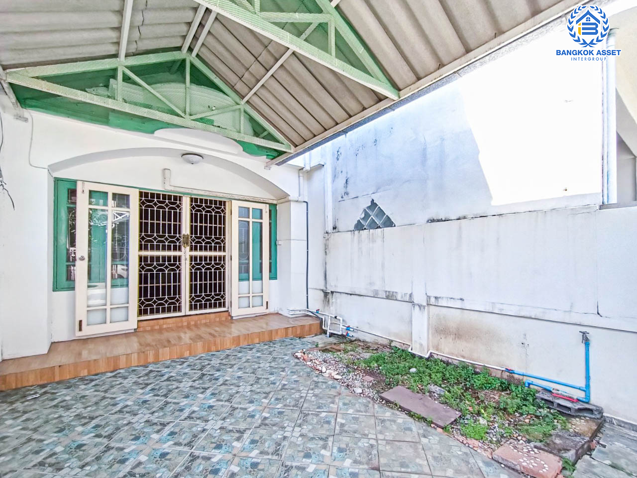 *****ทาวน์เฮ้าส์มือสองนนทบุรี โครงการ ดิเอมเมอรัลพาร์ค เรวดี-ติวานนท์ เนื้อที่ 18 ตร.ว. ฟังก์ชัน 2 ห้องนอน 2 ห้องน้ำ 1 ที่จอดรถ แถมฟรี! 1 เครื่องปรับอากาศ,  1 เครื่องทำน้ำอุ่น บนทำเลโซนเมือง ใกล้รถไฟฟ้าสายสีม่วง "สถานีกระทรวงสาธารณสุข" และทางด่วน "งามวงศ์วาน" จองเลย!