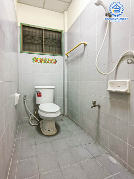 *****ทาวน์เฮ้าส์มือสองนนทบุรี โครงการ ดิเอมเมอรัลพาร์ค เรวดี-ติวานนท์ เนื้อที่ 18 ตร.ว. ฟังก์ชัน 2 ห้องนอน 2 ห้องน้ำ 1 ที่จอดรถ แถมฟรี! 1 เครื่องปรับอากาศ,  1 เครื่องทำน้ำอุ่น บนทำเลโซนเมือง ใกล้รถไฟฟ้าสายสีม่วง "สถานีกระทรวงสาธารณสุข" และทางด่วน "งามวงศ์วาน" จองเลย!